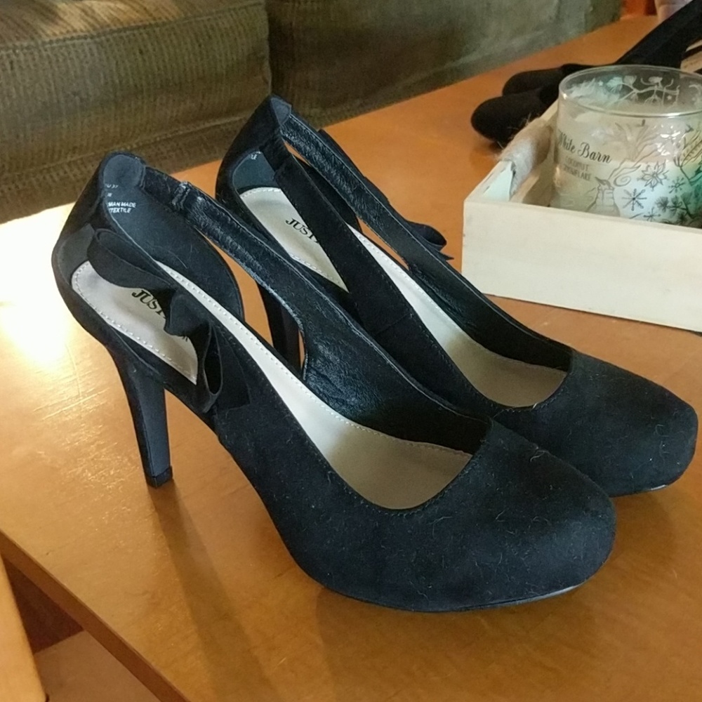 Heels - Picture 3 of 4